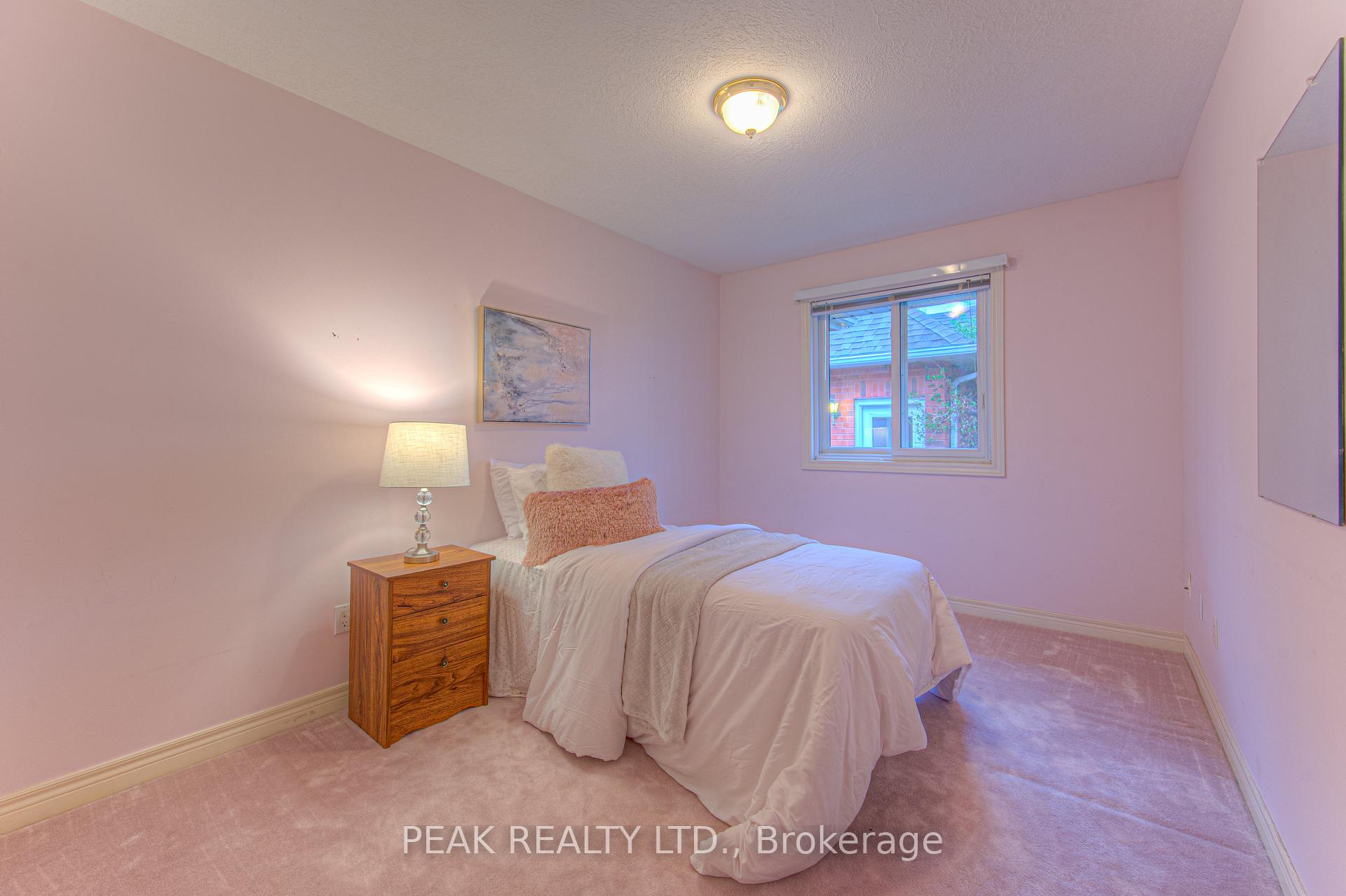 Photo 12 of 300 Thorncrest Drive, Waterloo — HOMEH
