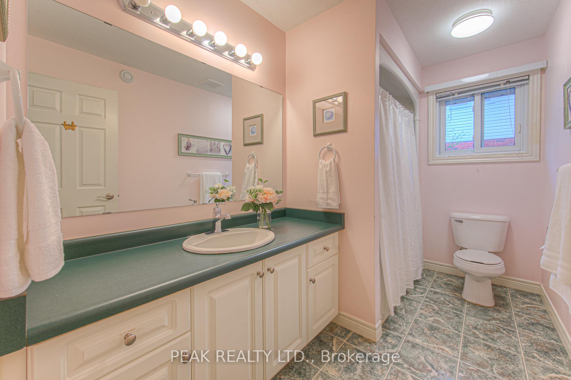 Photo 13 of 300 Thorncrest Drive, Waterloo — HOMEH