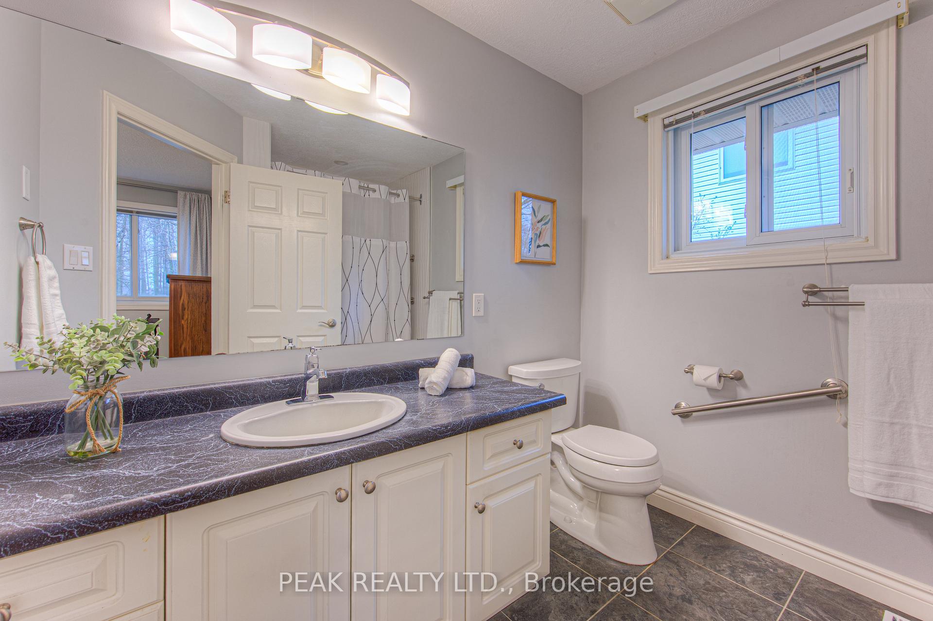 Photo 17 of 300 Thorncrest Drive, Waterloo — HOMEH