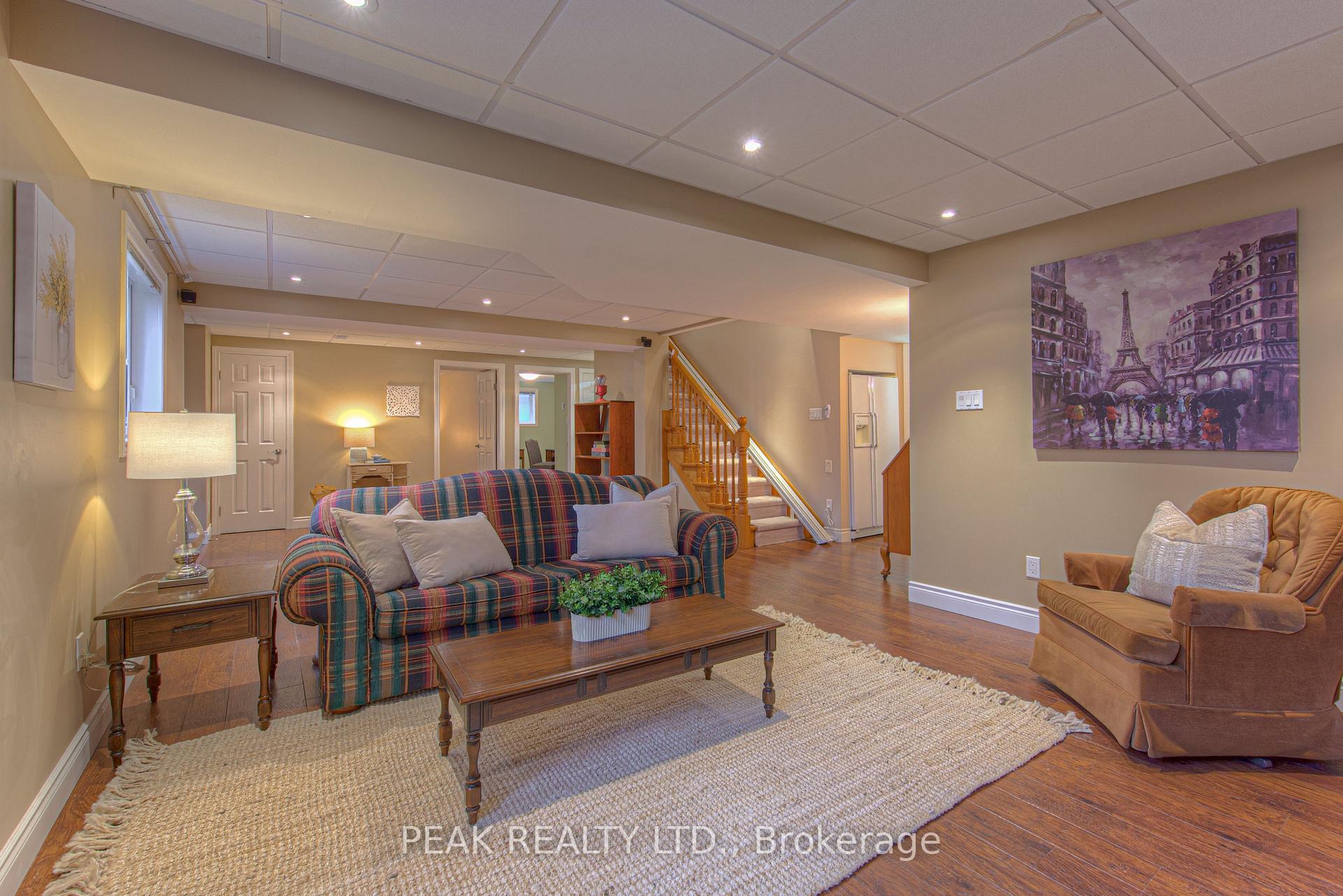 Photo 20 of 300 Thorncrest Drive, Waterloo — HOMEH