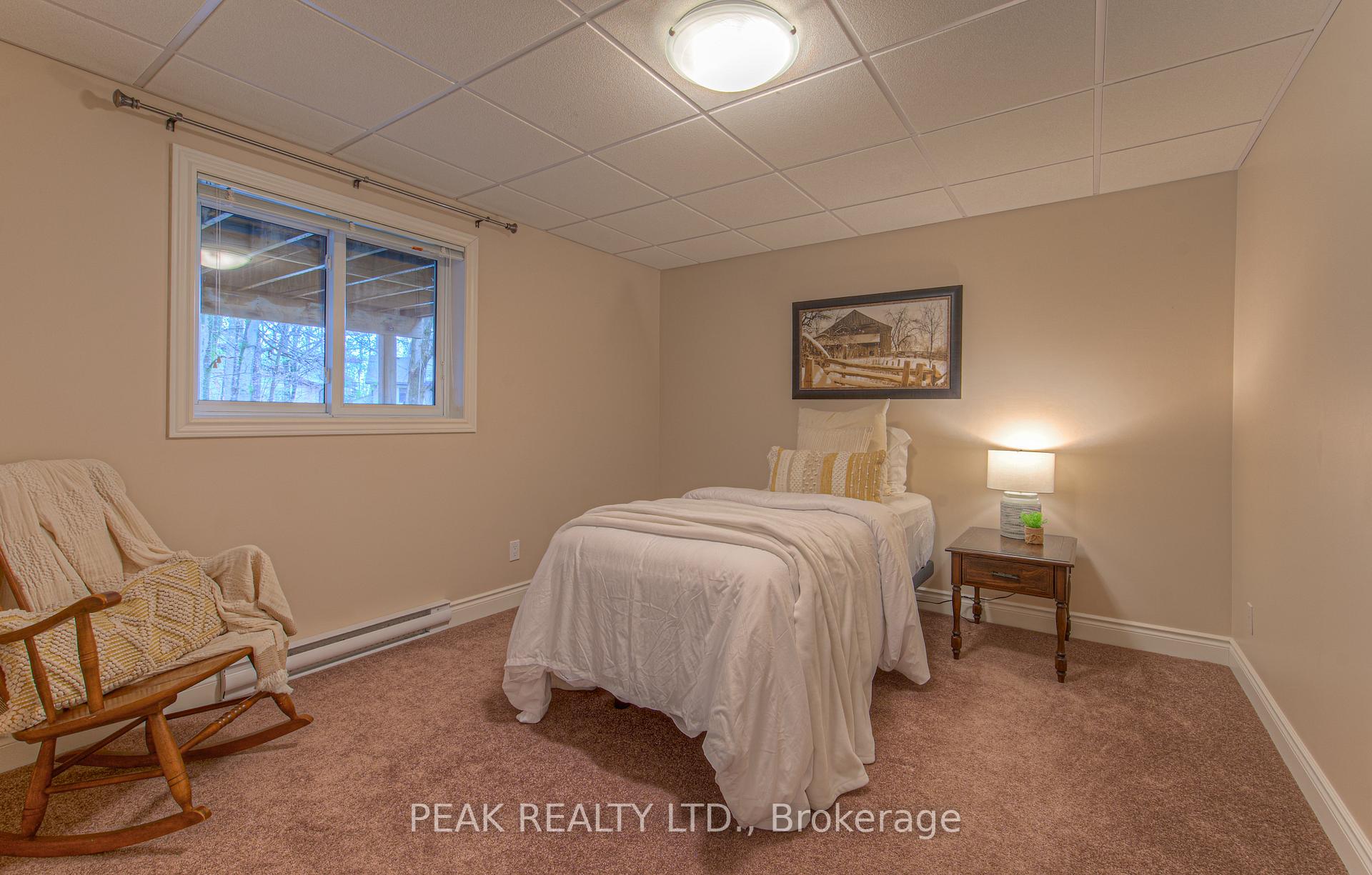 Photo 24 of 300 Thorncrest Drive, Waterloo — HOMEH