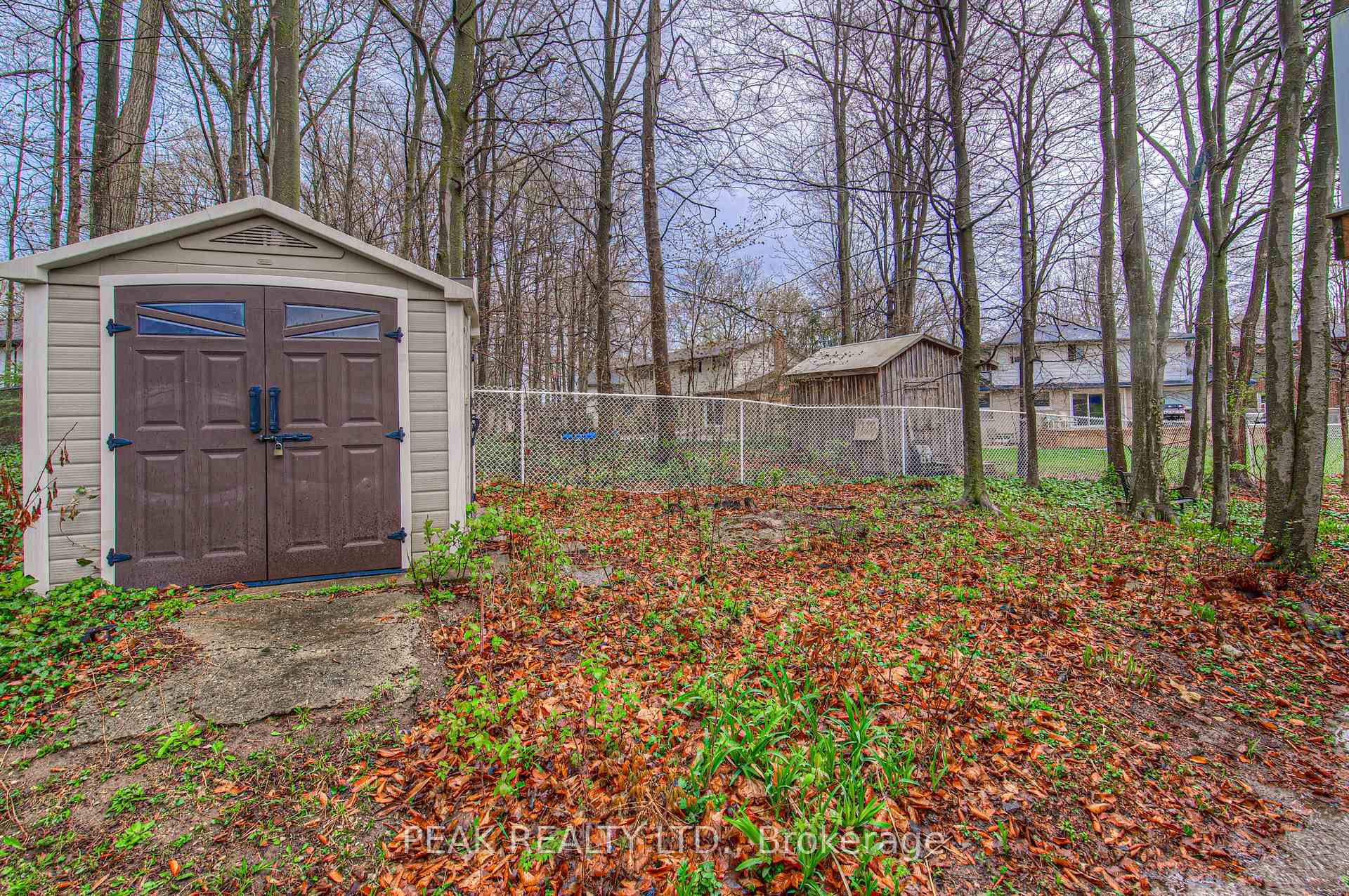 Photo 33 of 300 Thorncrest Drive, Waterloo — HOMEH