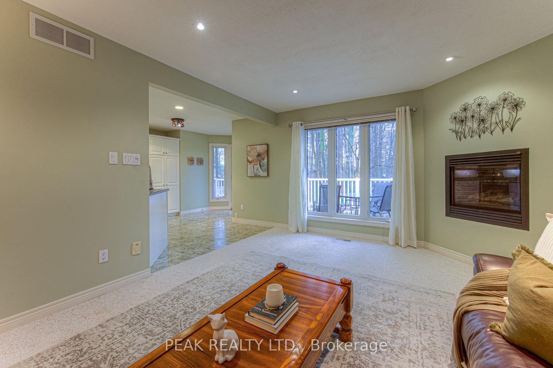 Photo 37 of 300 Thorncrest Drive, Waterloo — HOMEH