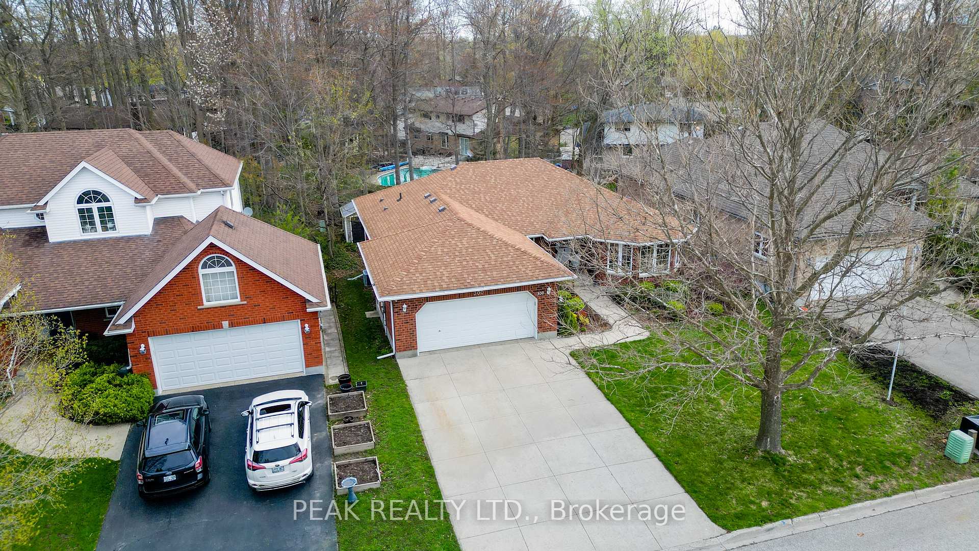 Photo 39 of 300 Thorncrest Drive, Waterloo — HOMEH