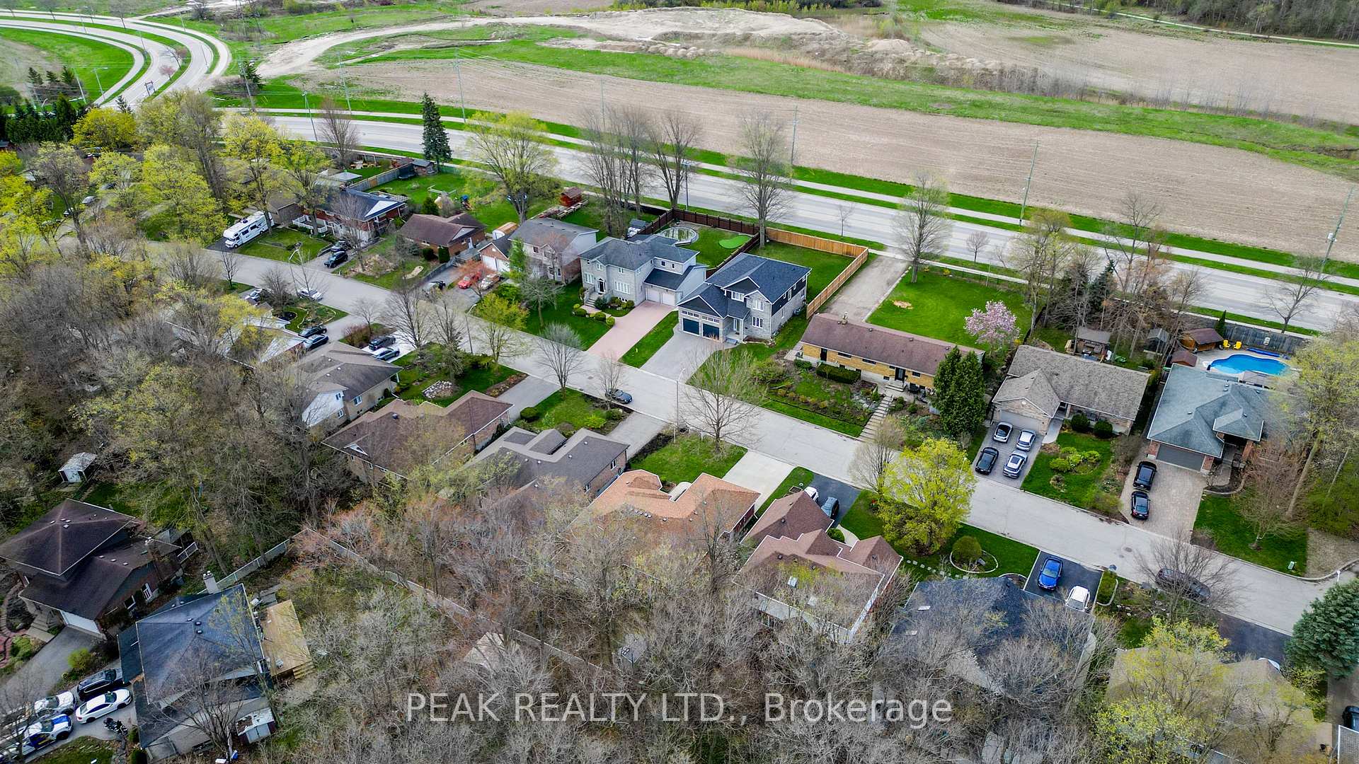 Photo 42 of 300 Thorncrest Drive, Waterloo — HOMEH
