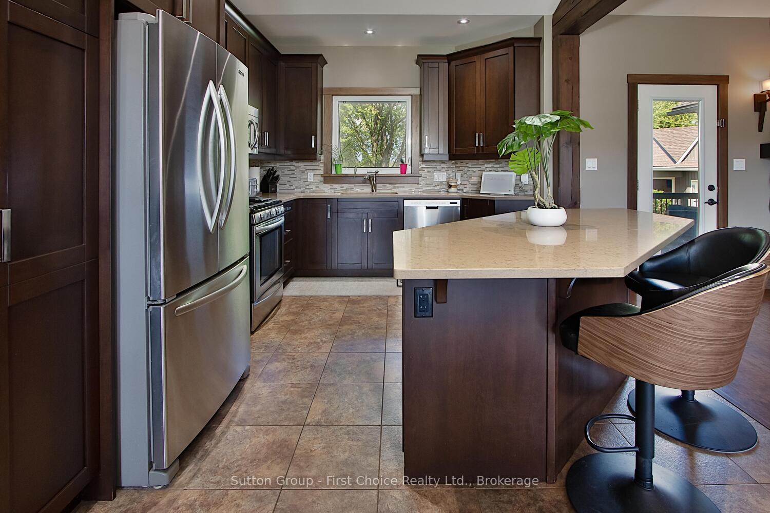 Photo 11 of 267 Sunset Drive, West Perth, Mitchell — HOMEH