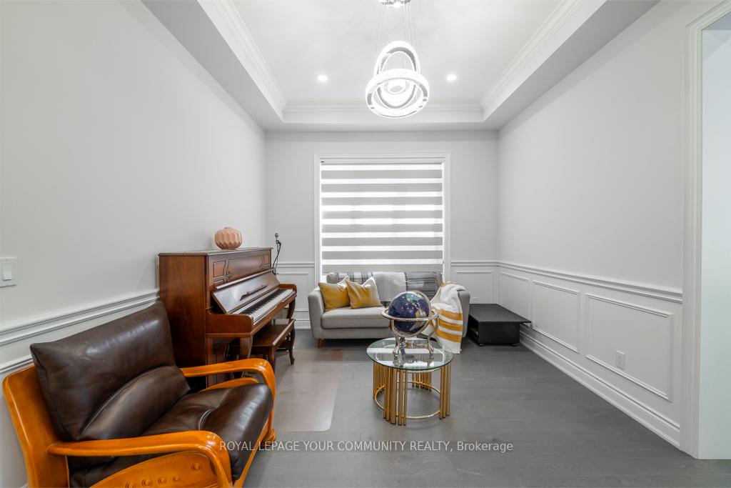 Photo 8 of 18 Maple Fields Circle, Aurora, Aurora Estates — HOMEH