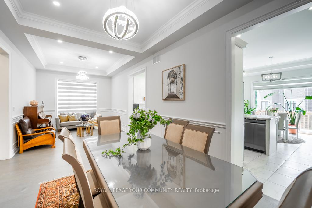 Photo 6 of 18 Maple Fields Circle, Aurora, Aurora Estates — HOMEH