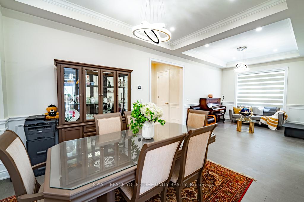 Photo 17 of 18 Maple Fields Circle, Aurora, Aurora Estates — HOMEH