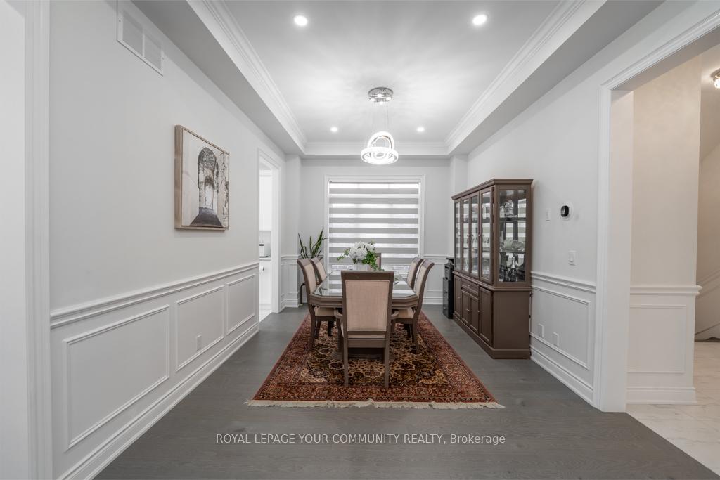 Photo 15 of 18 Maple Fields Circle, Aurora, Aurora Estates — HOMEH