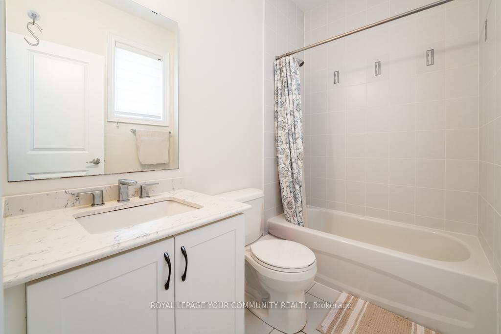 Photo 32 of 18 Maple Fields Circle, Aurora, Aurora Estates — HOMEH