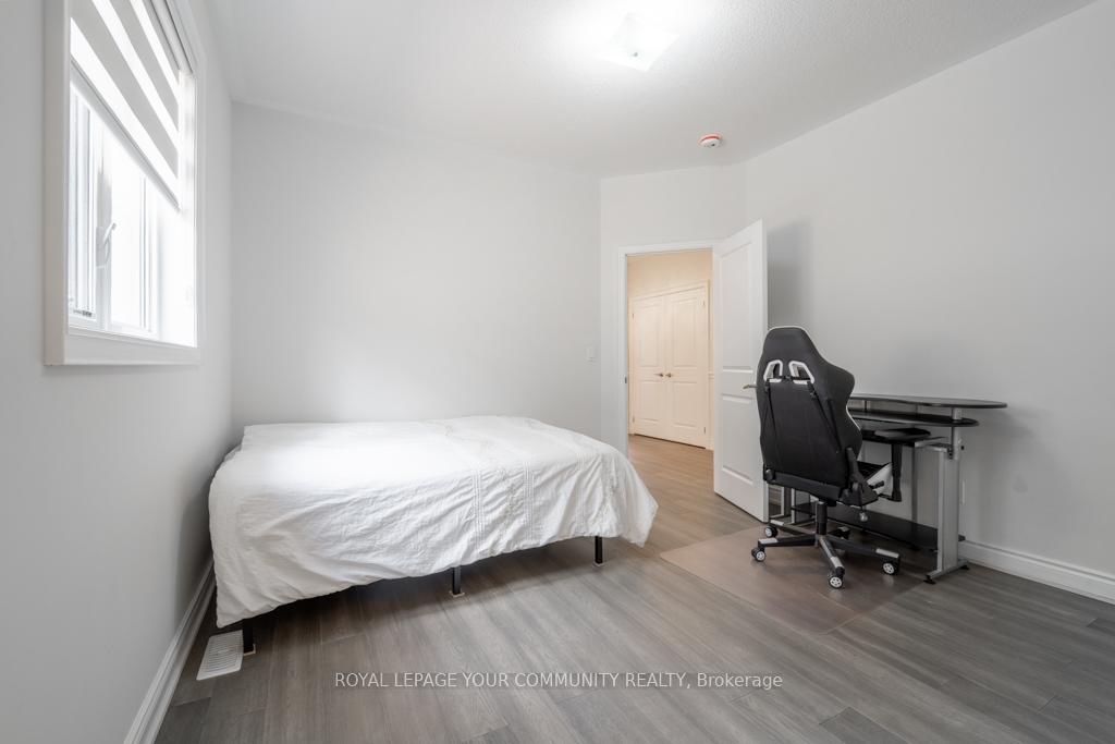 Photo 39 of 18 Maple Fields Circle, Aurora, Aurora Estates — HOMEH