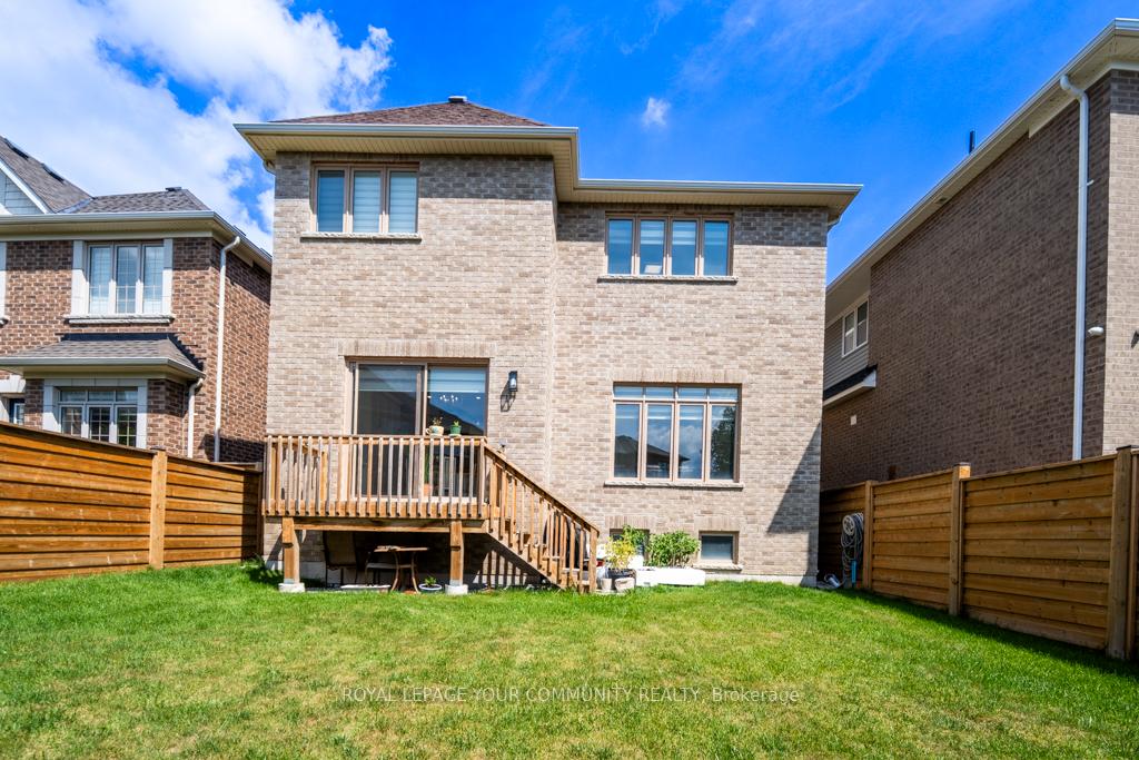 Photo 41 of 18 Maple Fields Circle, Aurora, Aurora Estates — HOMEH