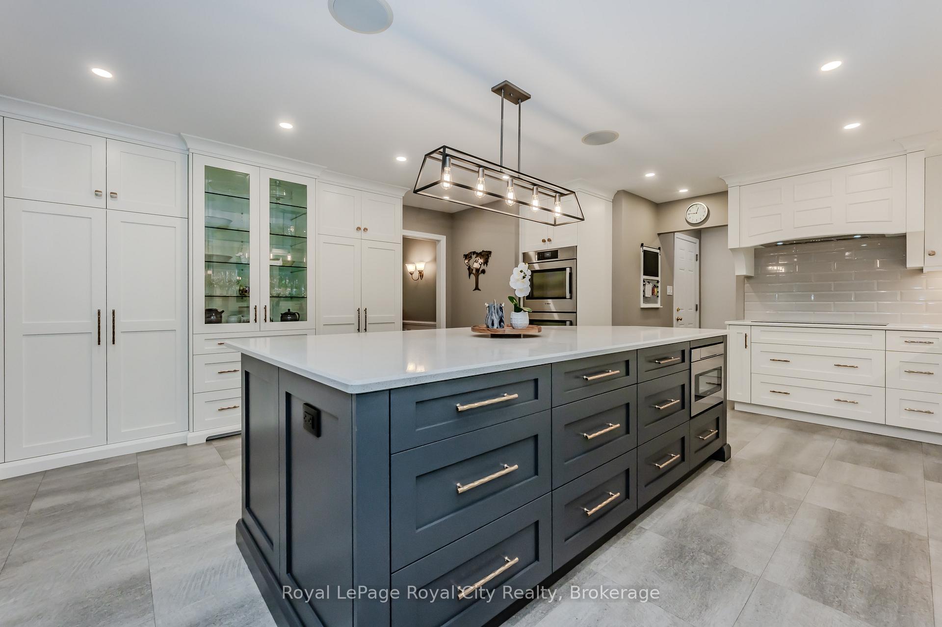 Photo 11 of 586 Eastgate Walk, Waterloo — HOMEH