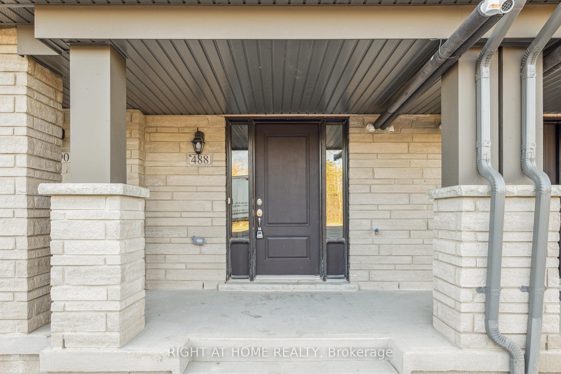 Photo 4 of 488 Salem Road S, Ajax, South East — HOMEH