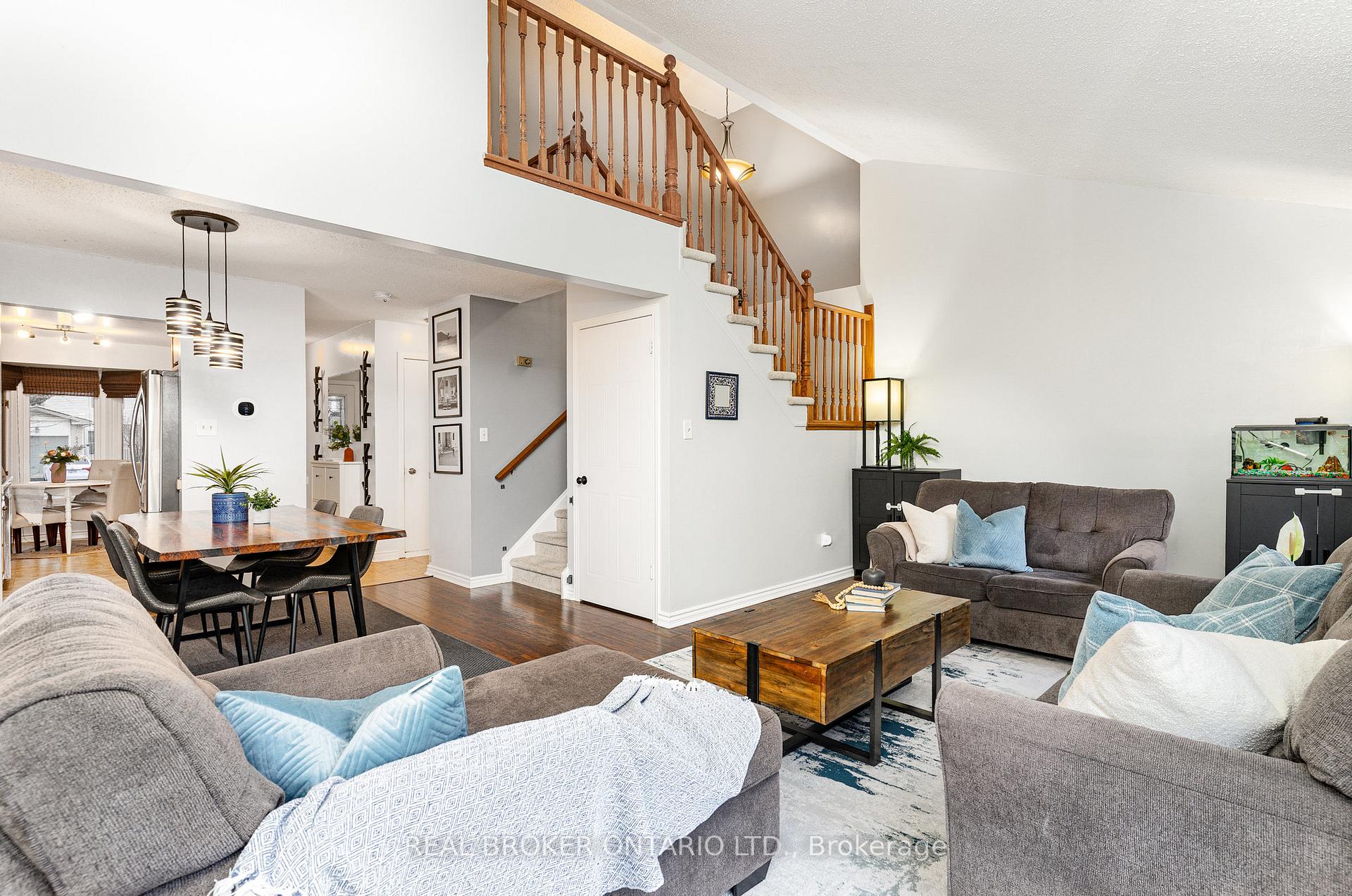 Photo 2 of 542 Drummerhill Crescent, Waterloo — HOMEH