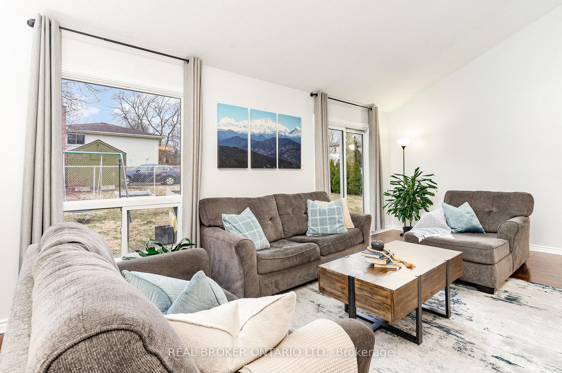 Photo 3 of 542 Drummerhill Crescent, Waterloo — HOMEH