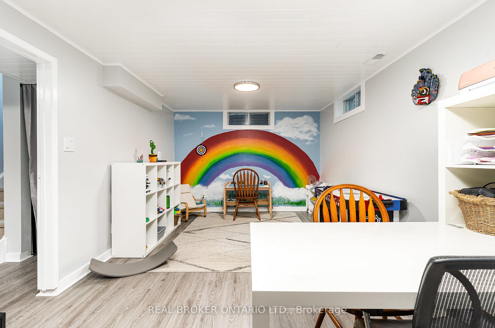 Photo 18 of 542 Drummerhill Crescent, Waterloo — HOMEH