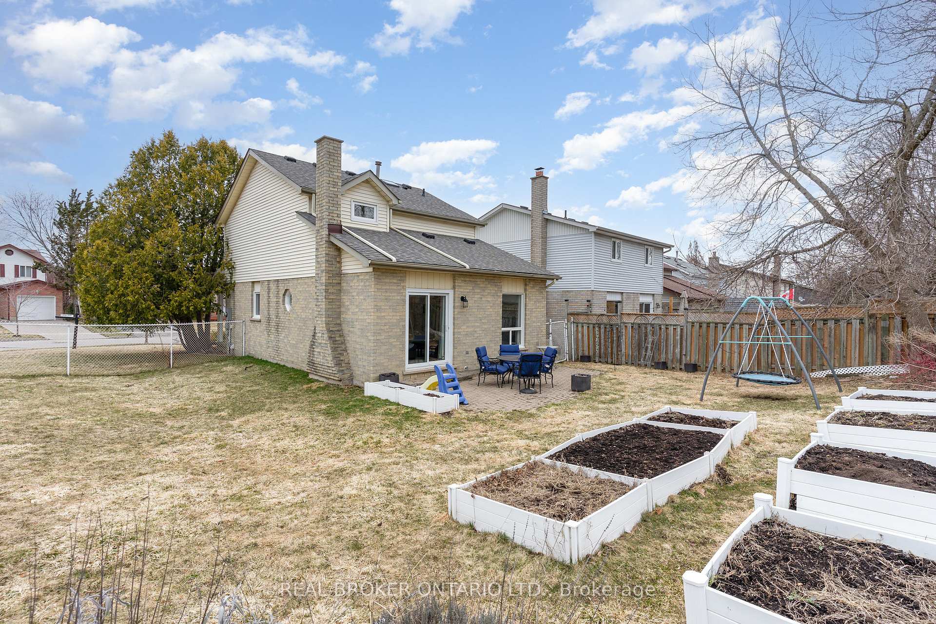 Photo 23 of 542 Drummerhill Crescent, Waterloo — HOMEH