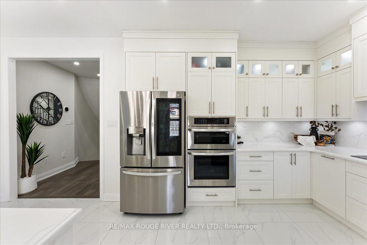 Photo 15 of 33 Gloria Crescent, Whitby, Williamsburg — HOMEH
