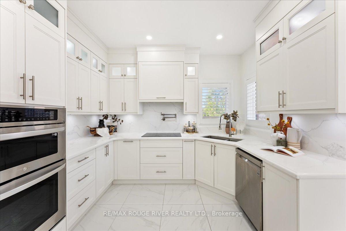 Photo 16 of 33 Gloria Crescent, Whitby, Williamsburg — HOMEH