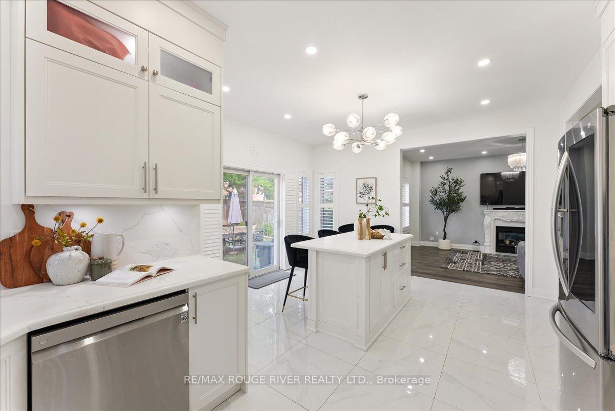 Photo 17 of 33 Gloria Crescent, Whitby, Williamsburg — HOMEH