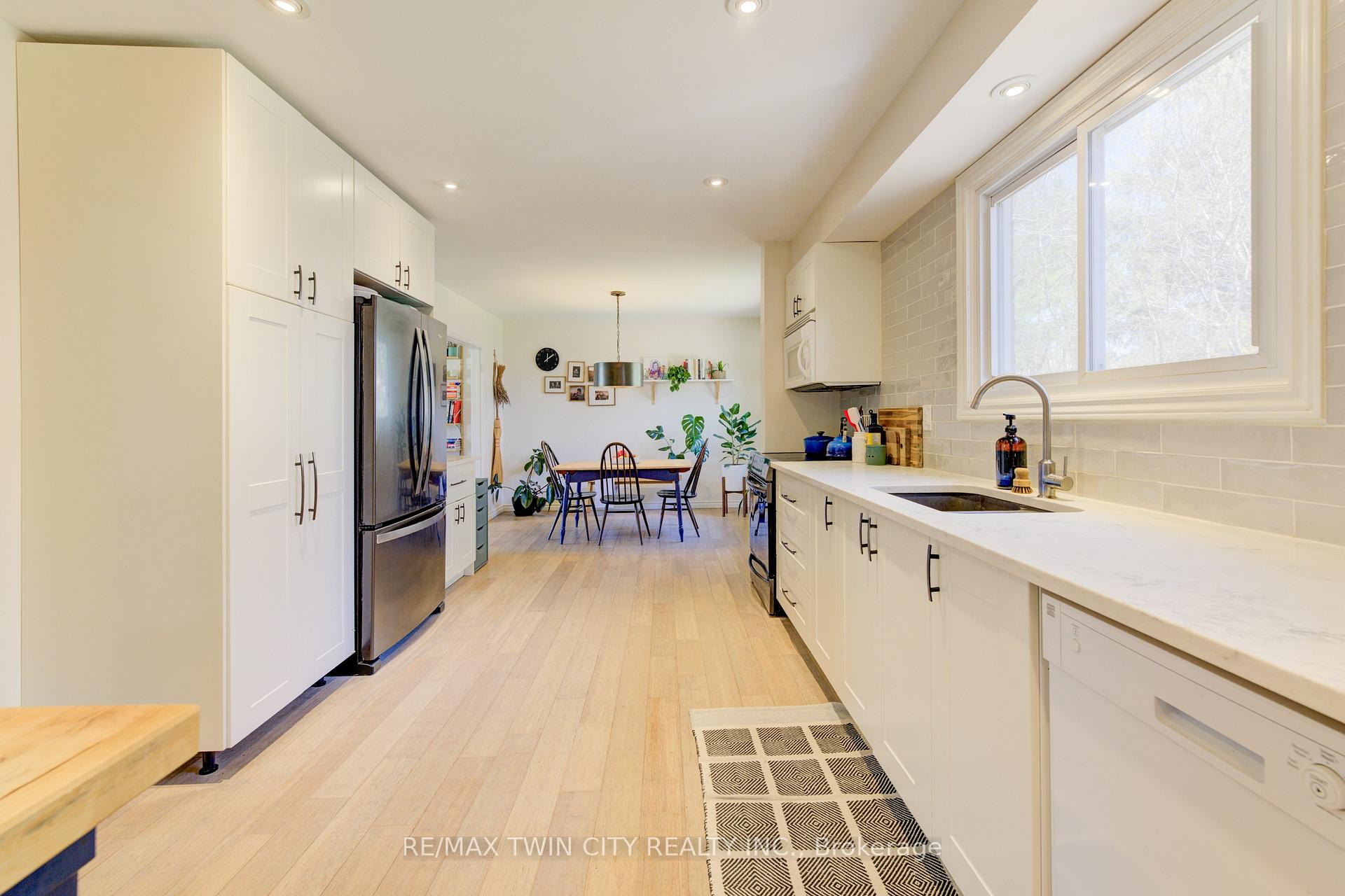 Photo 13 of 282 Braemore Avenue, Waterloo — HOMEH