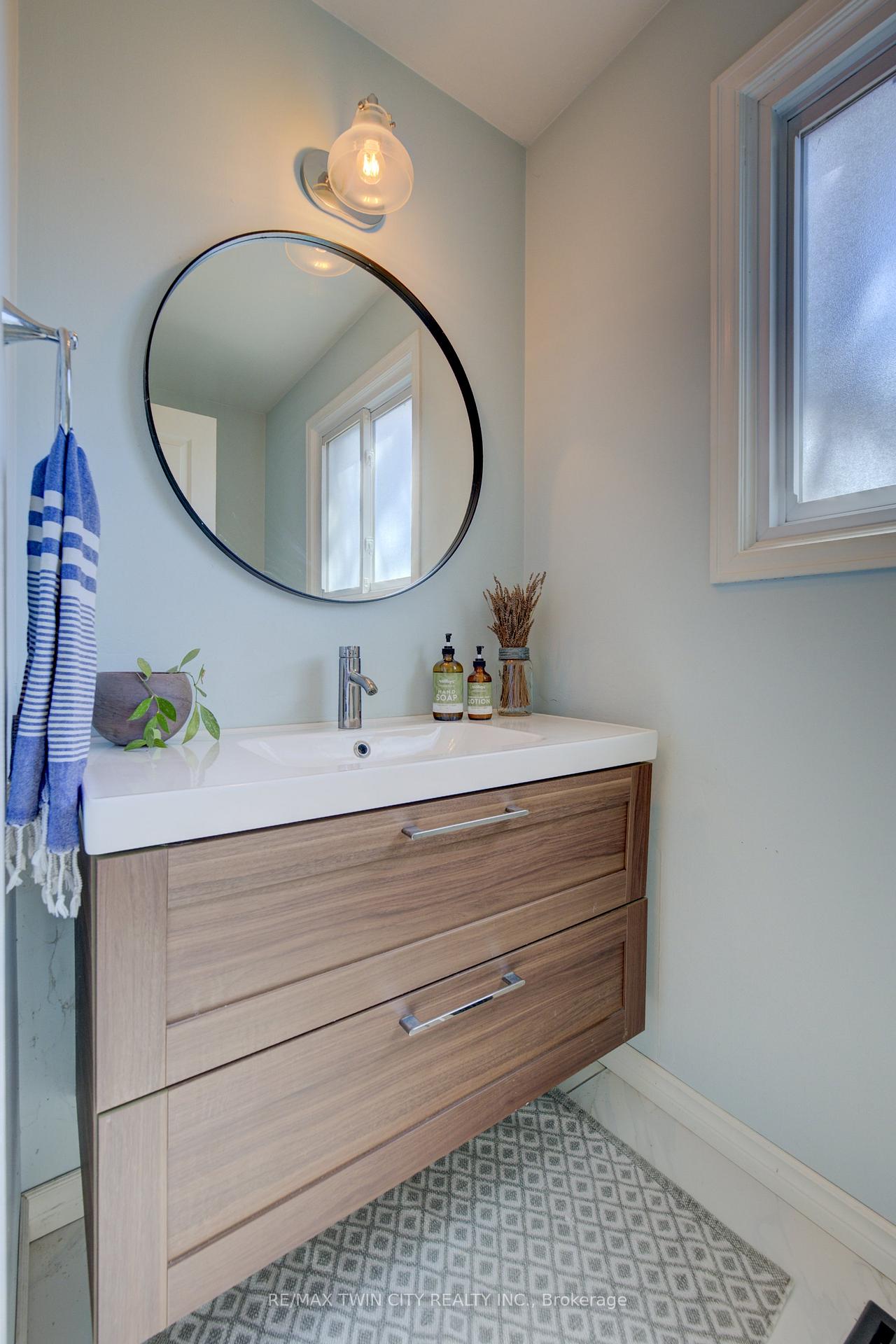 Photo 16 of 282 Braemore Avenue, Waterloo — HOMEH