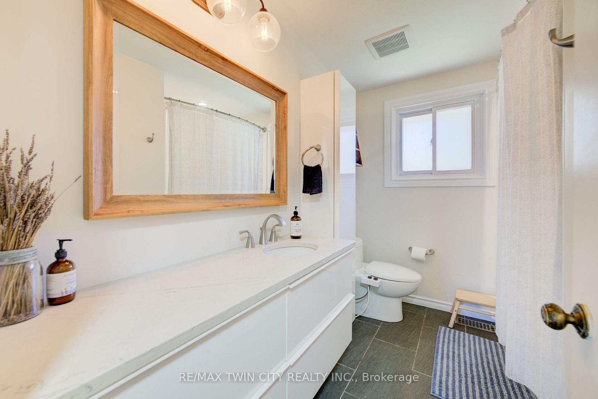 Photo 25 of 282 Braemore Avenue, Waterloo — HOMEH