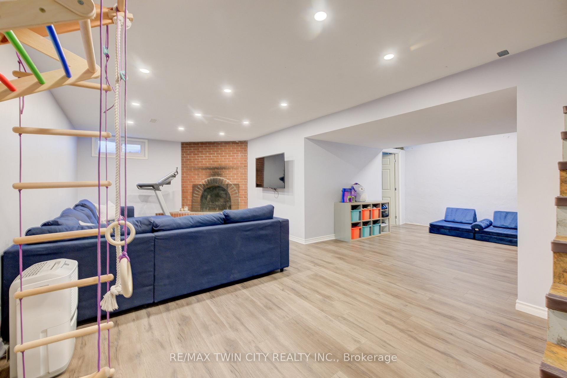 Photo 27 of 282 Braemore Avenue, Waterloo — HOMEH