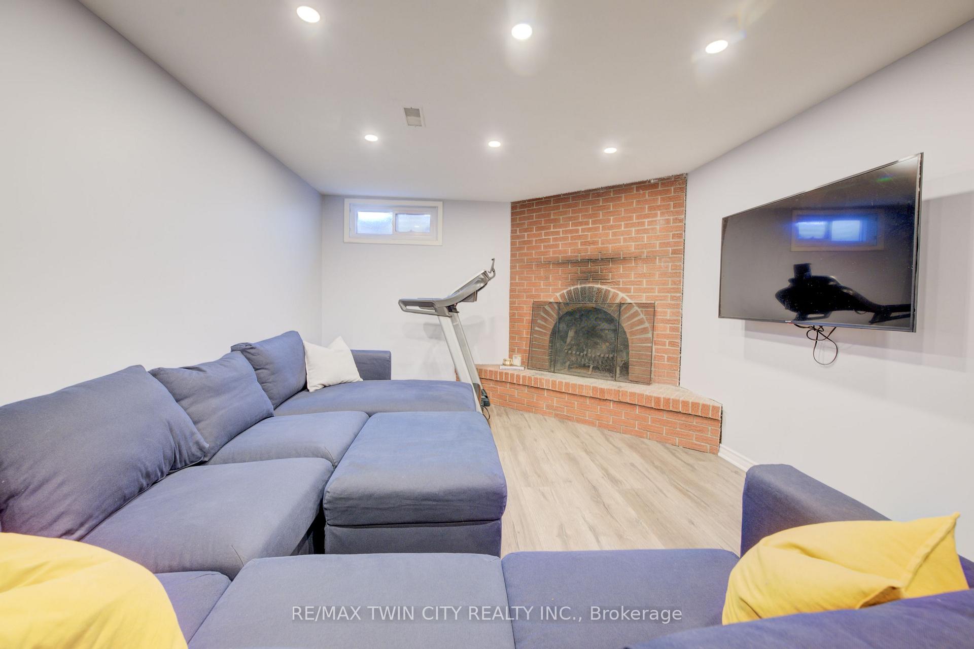 Photo 28 of 282 Braemore Avenue, Waterloo — HOMEH