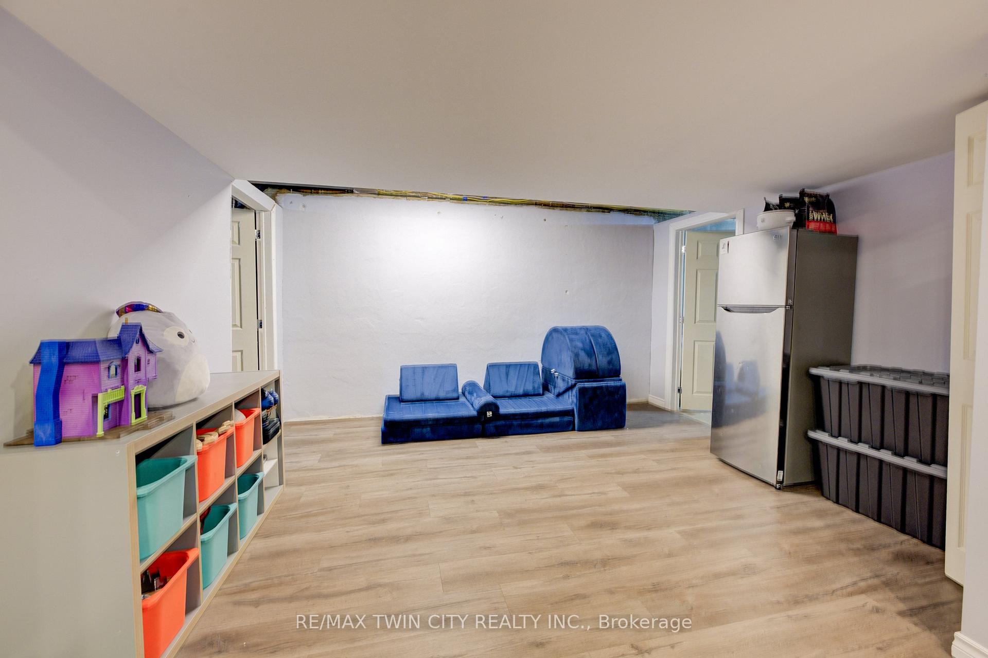 Photo 29 of 282 Braemore Avenue, Waterloo — HOMEH
