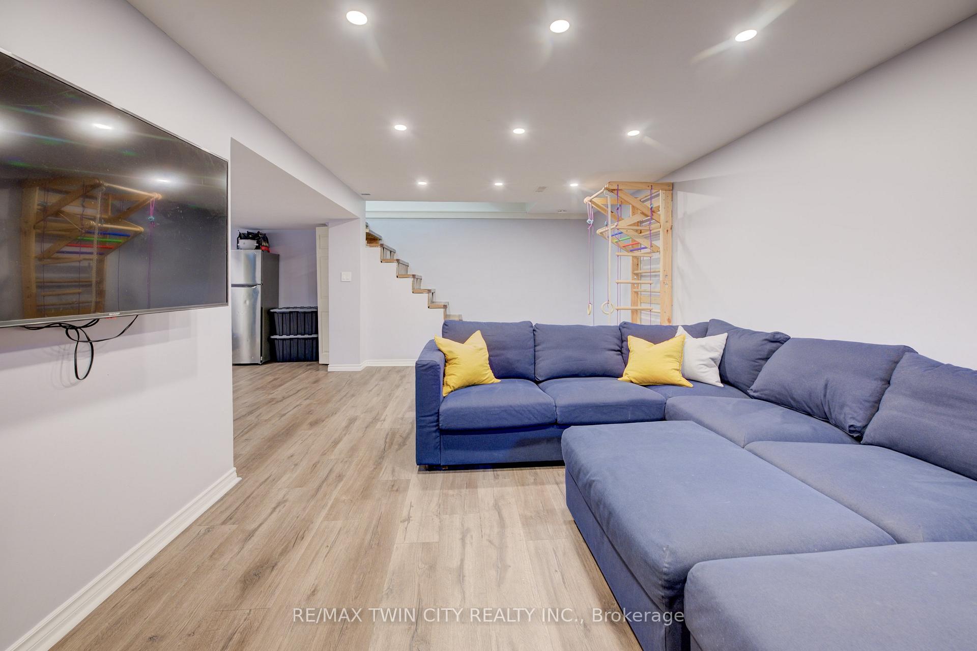Photo 30 of 282 Braemore Avenue, Waterloo — HOMEH