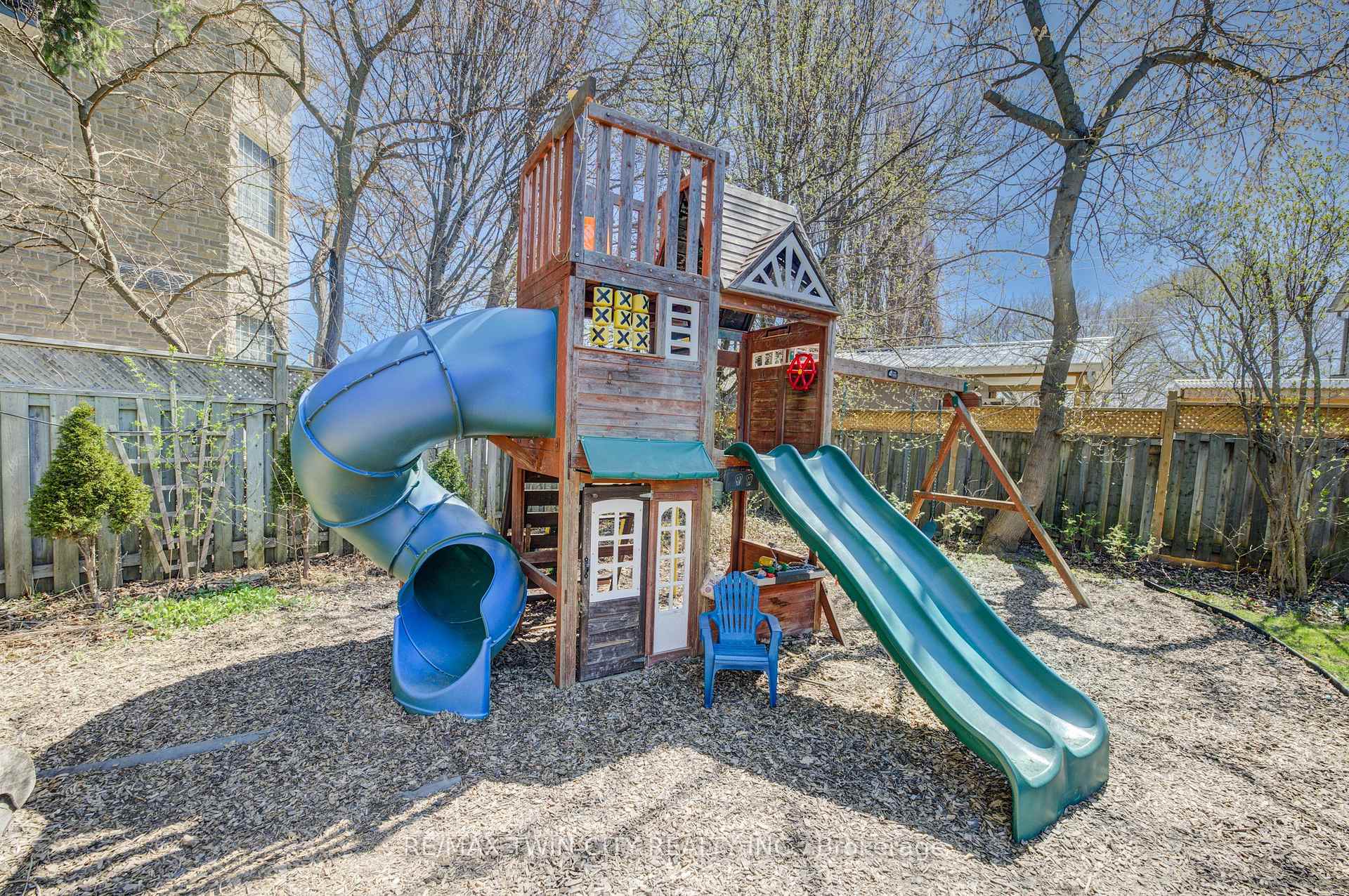 Photo 33 of 282 Braemore Avenue, Waterloo — HOMEH