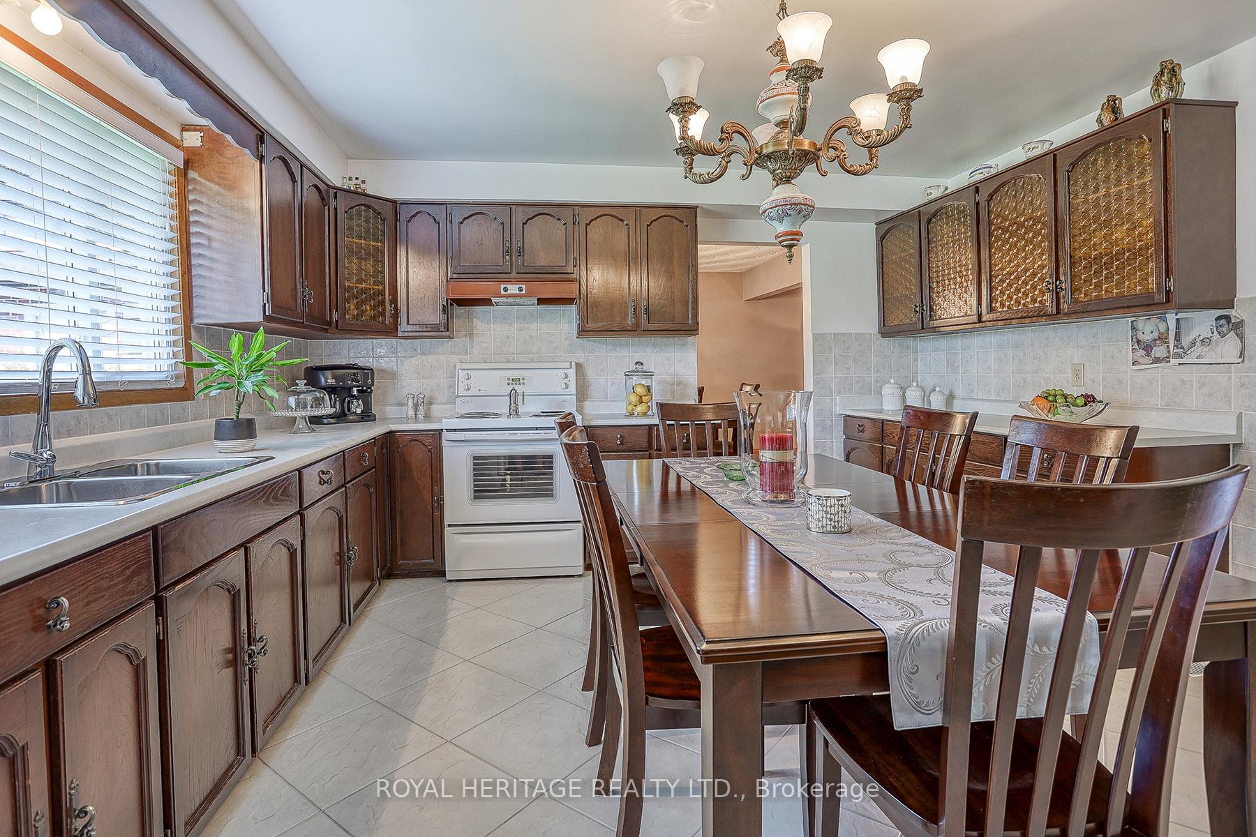 Photo 8 of 46 Garrard Road, Whitby, Blue Grass Meadows — HOMEH