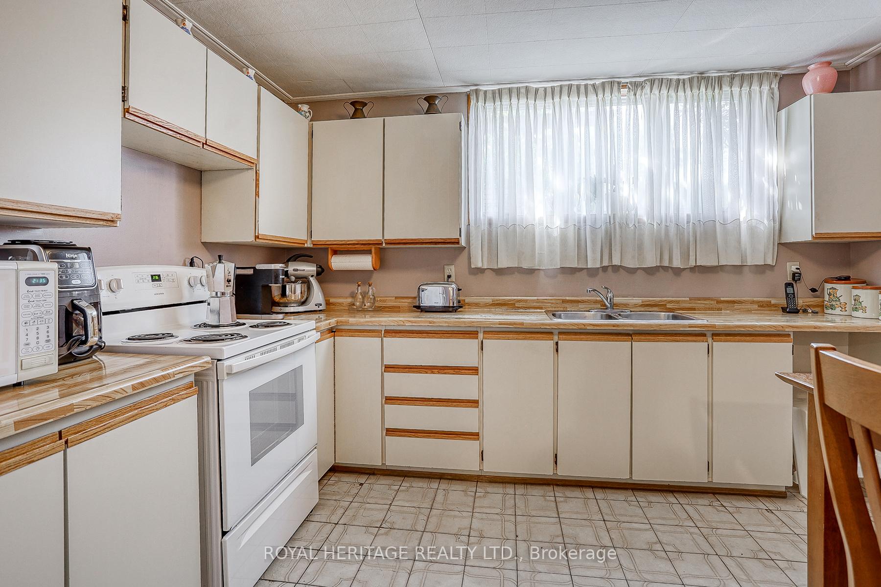 Photo 19 of 46 Garrard Road, Whitby, Blue Grass Meadows — HOMEH