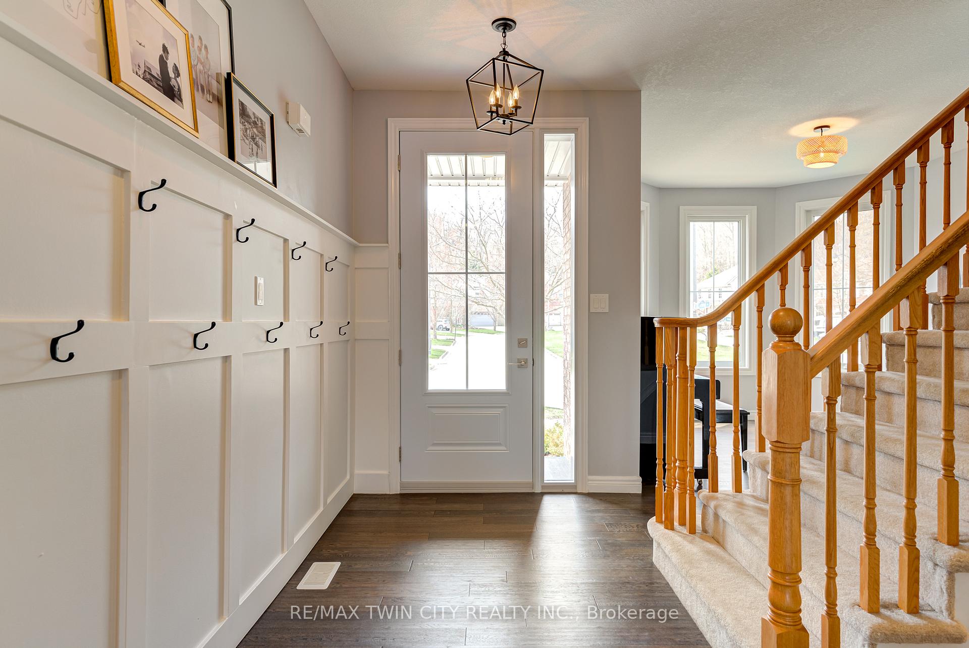 Photo 6 of 566 Winterburg Walk, Waterloo — HOMEH