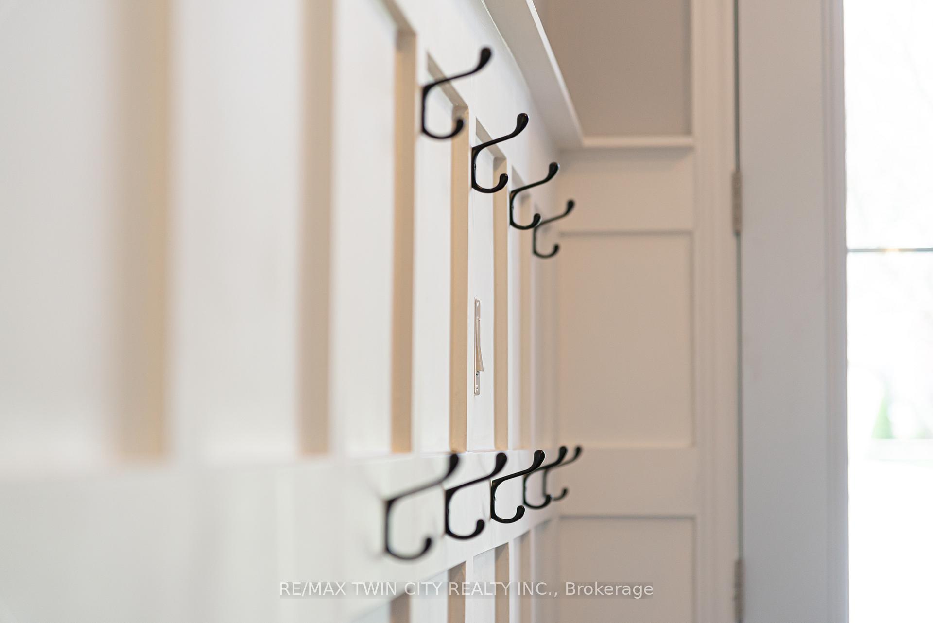 Photo 8 of 566 Winterburg Walk, Waterloo — HOMEH