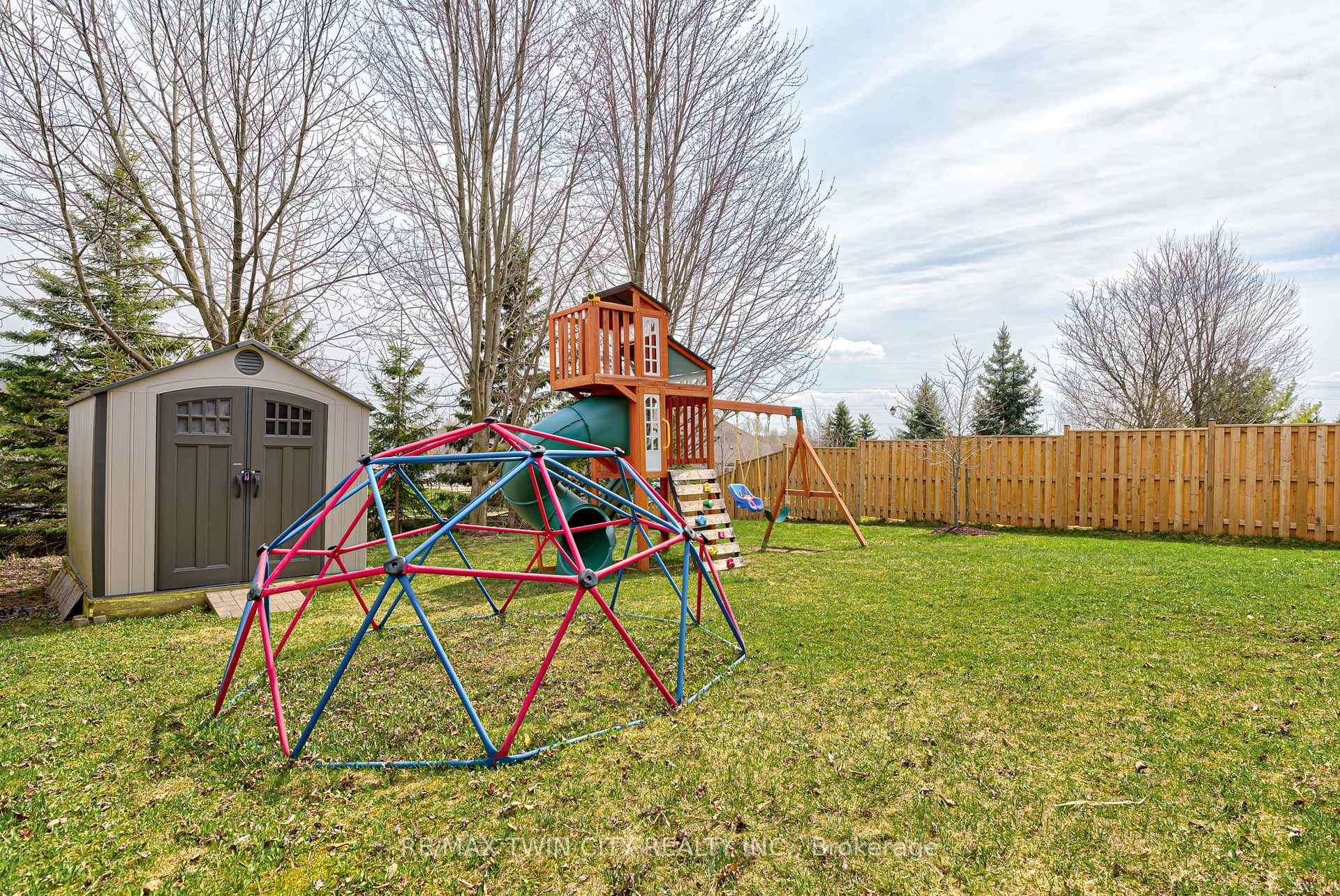 Photo 43 of 566 Winterburg Walk, Waterloo — HOMEH