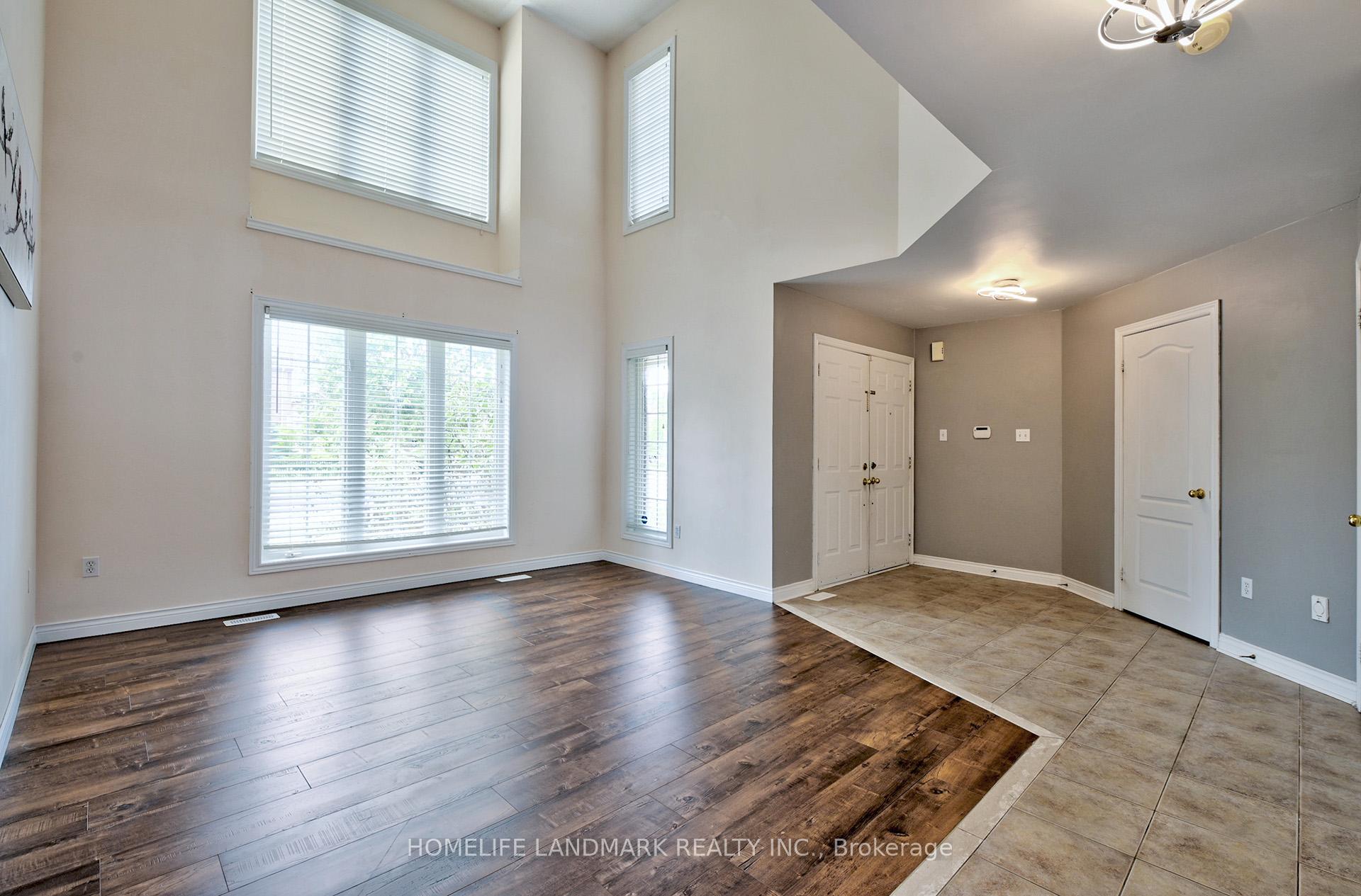 Photo 4 of 33 Bugelli Drive S, Whitby, Taunton North — HOMEH