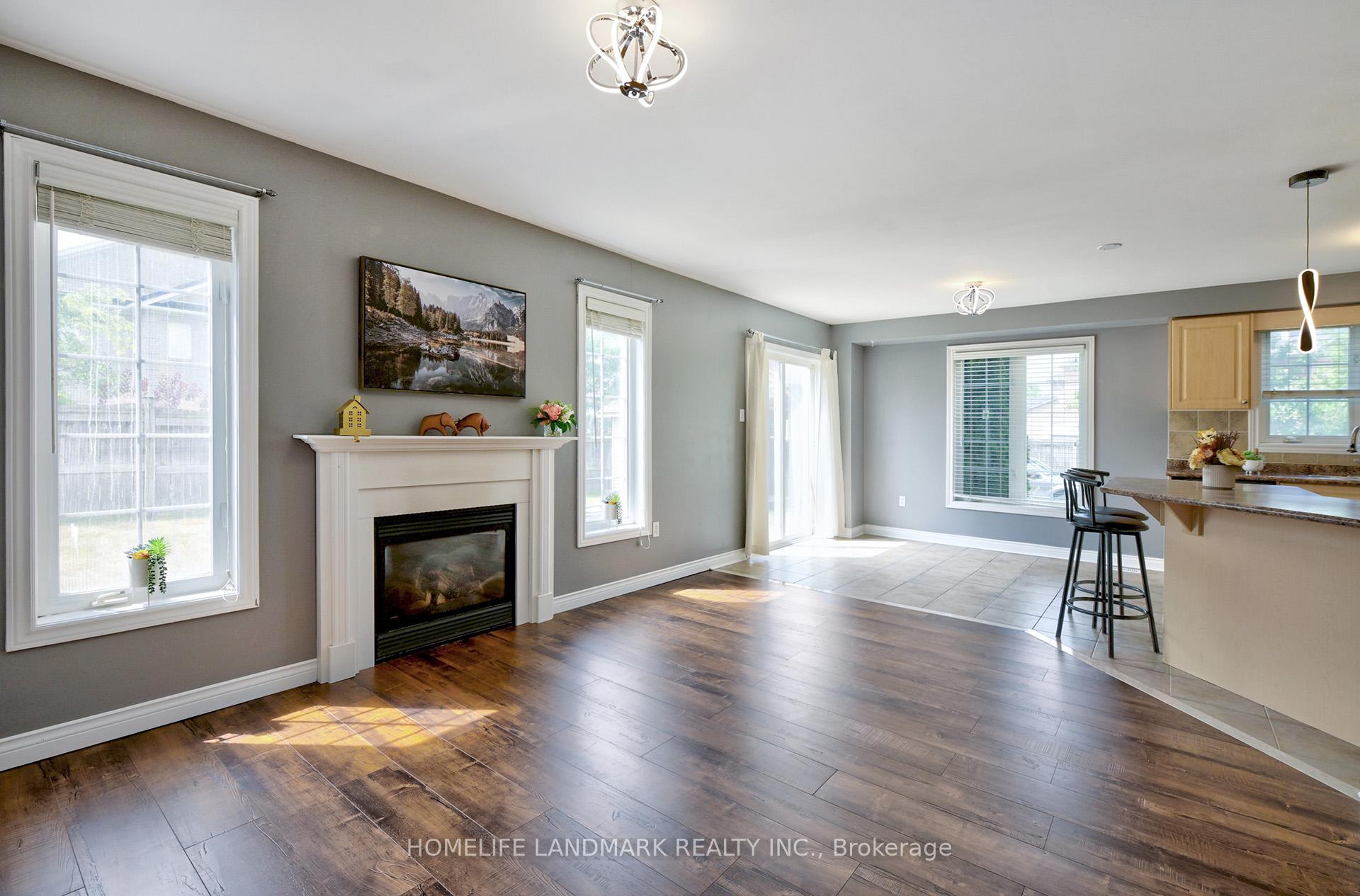 Photo 5 of 33 Bugelli Drive S, Whitby, Taunton North — HOMEH