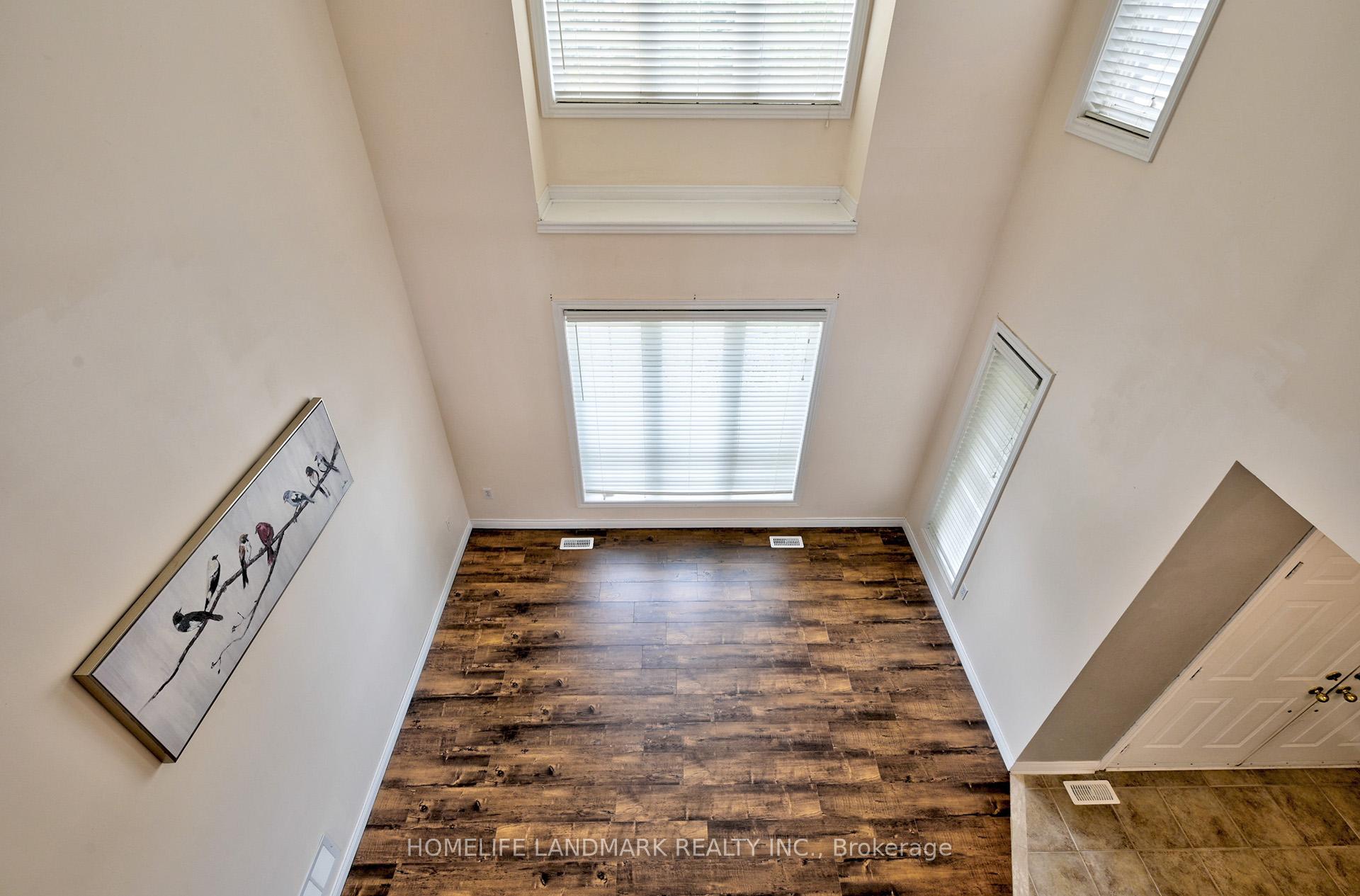 Photo 6 of 33 Bugelli Drive S, Whitby, Taunton North — HOMEH