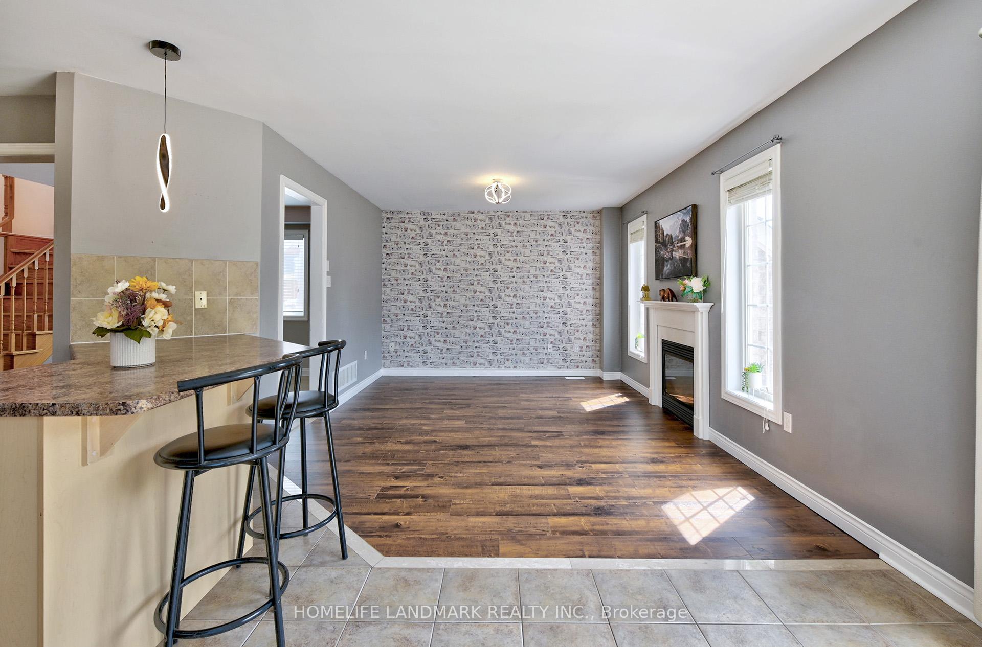 Photo 9 of 33 Bugelli Drive S, Whitby, Taunton North — HOMEH
