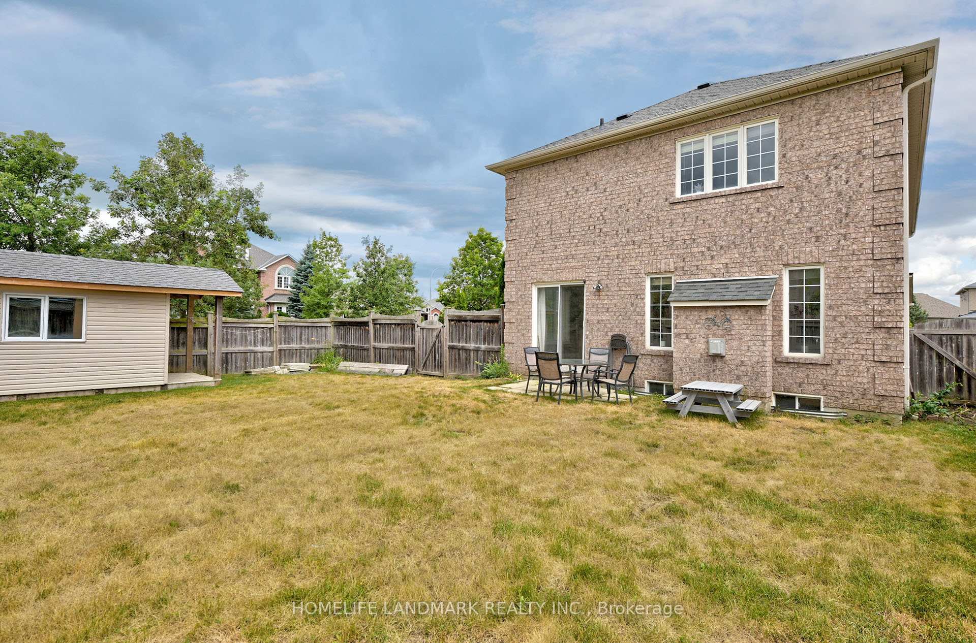 Photo 18 of 33 Bugelli Drive S, Whitby, Taunton North — HOMEH