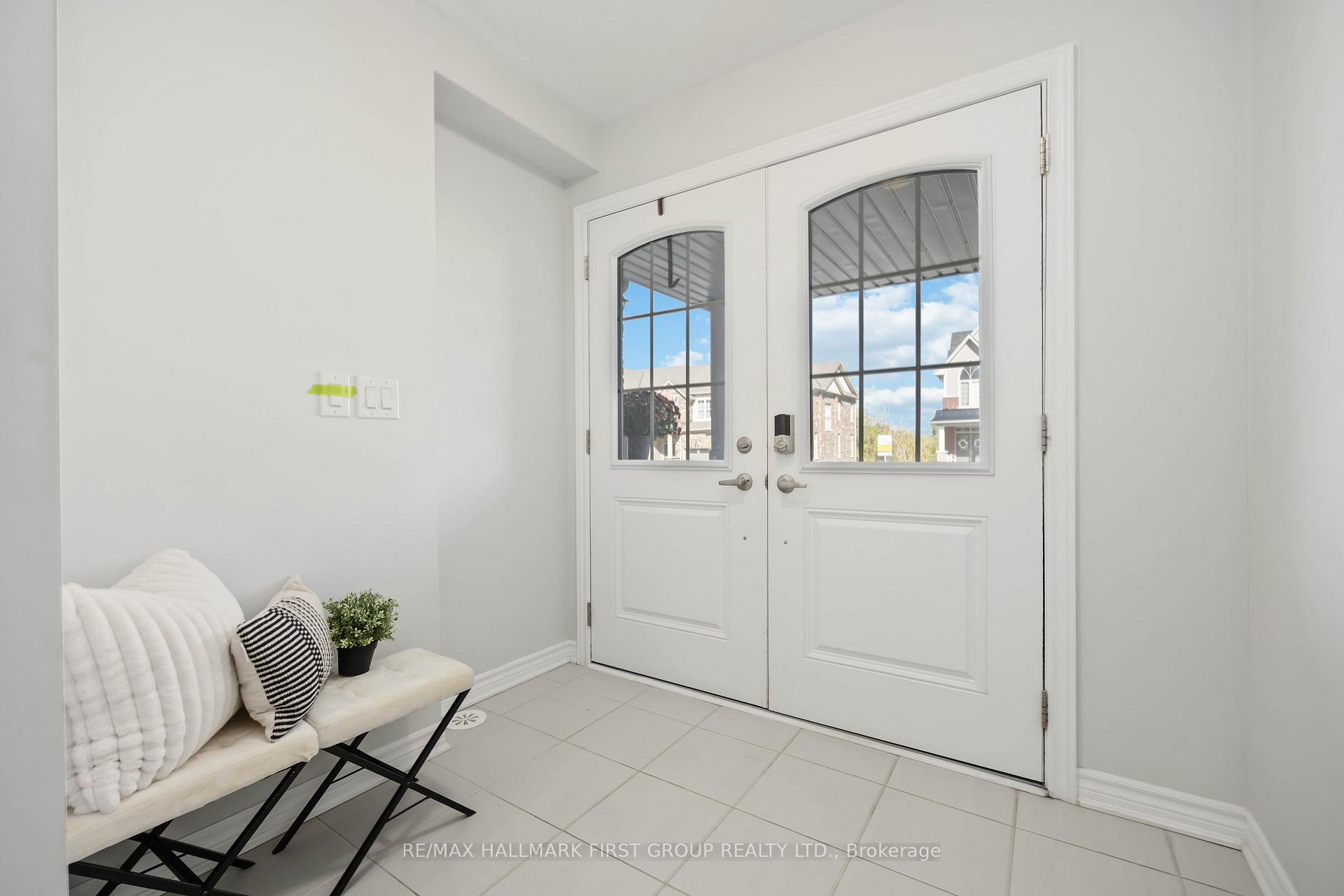 Photo 4 of 81 Sutcliffe Drive, Whitby, Rolling Acres — HOMEH