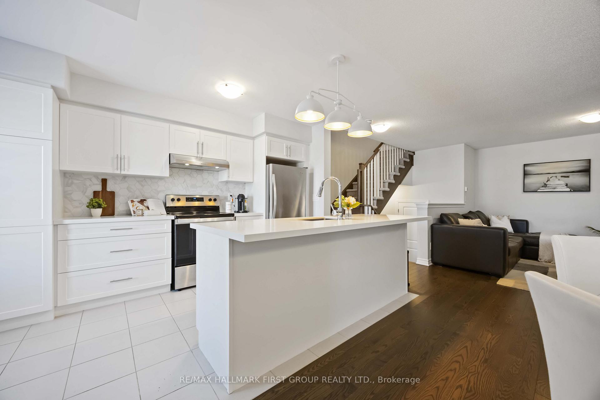 Photo 13 of 81 Sutcliffe Drive, Whitby, Rolling Acres — HOMEH