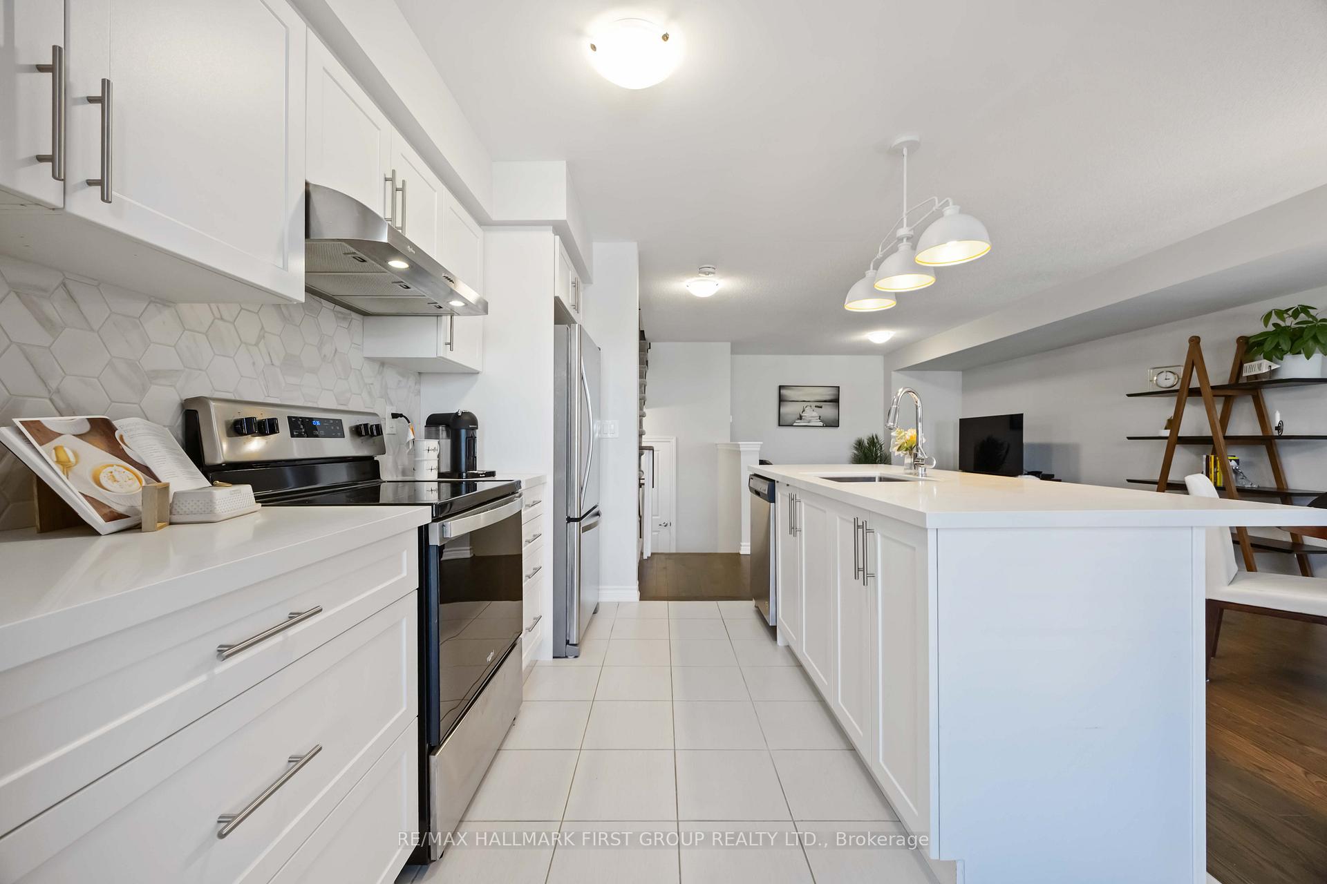 Photo 21 of 81 Sutcliffe Drive, Whitby, Rolling Acres — HOMEH