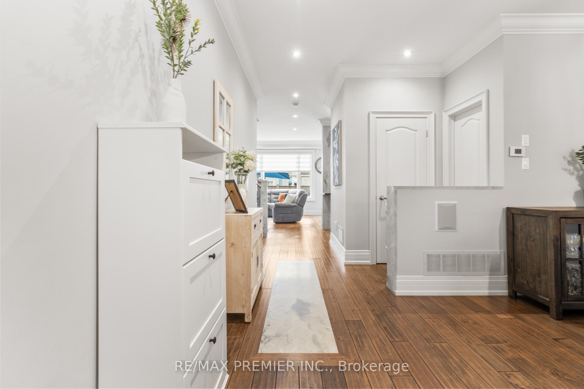 Photo 7 of 17 Angelico Avenue, Vaughan, Vellore Village — HOMEH