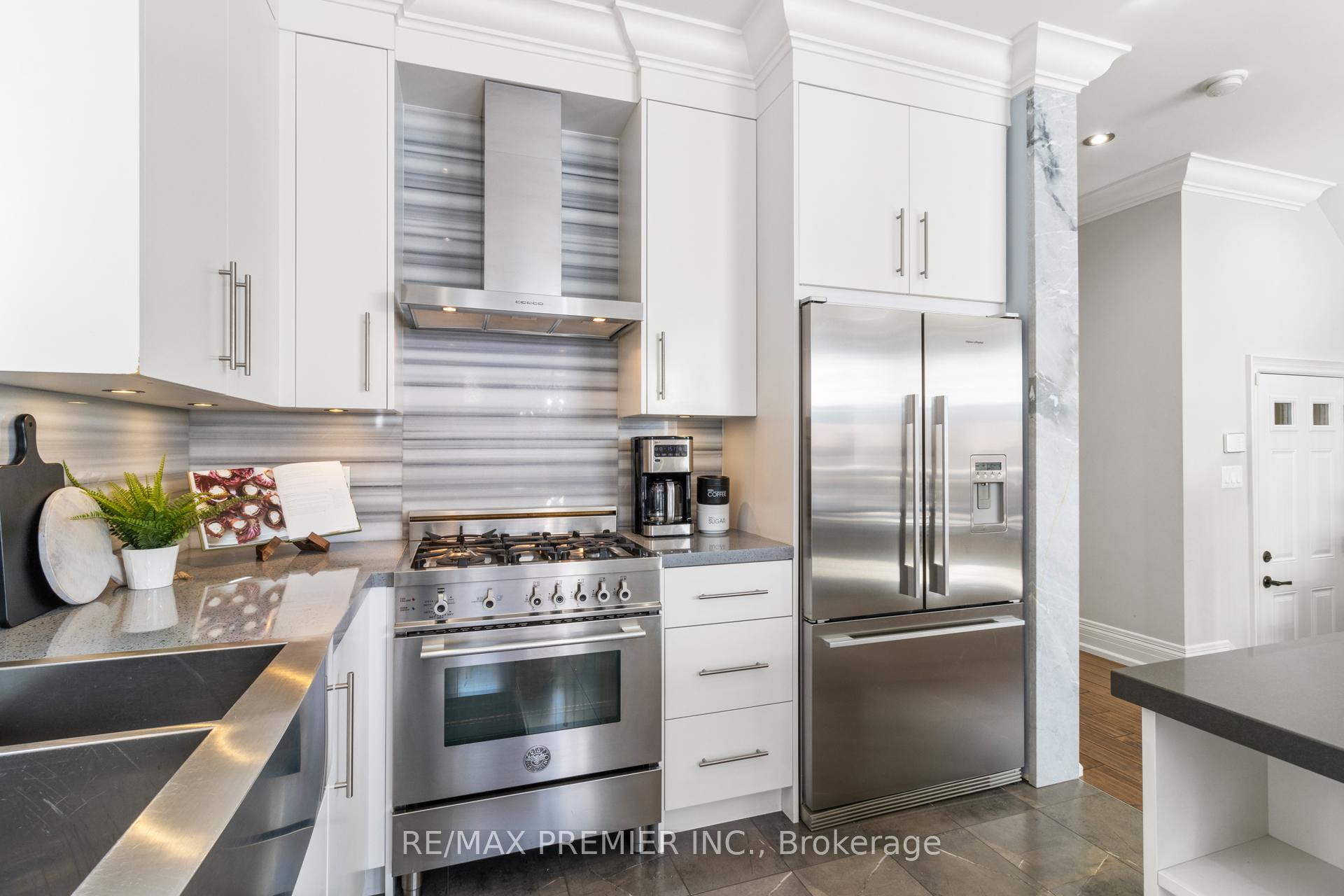 Photo 12 of 17 Angelico Avenue, Vaughan, Vellore Village — HOMEH