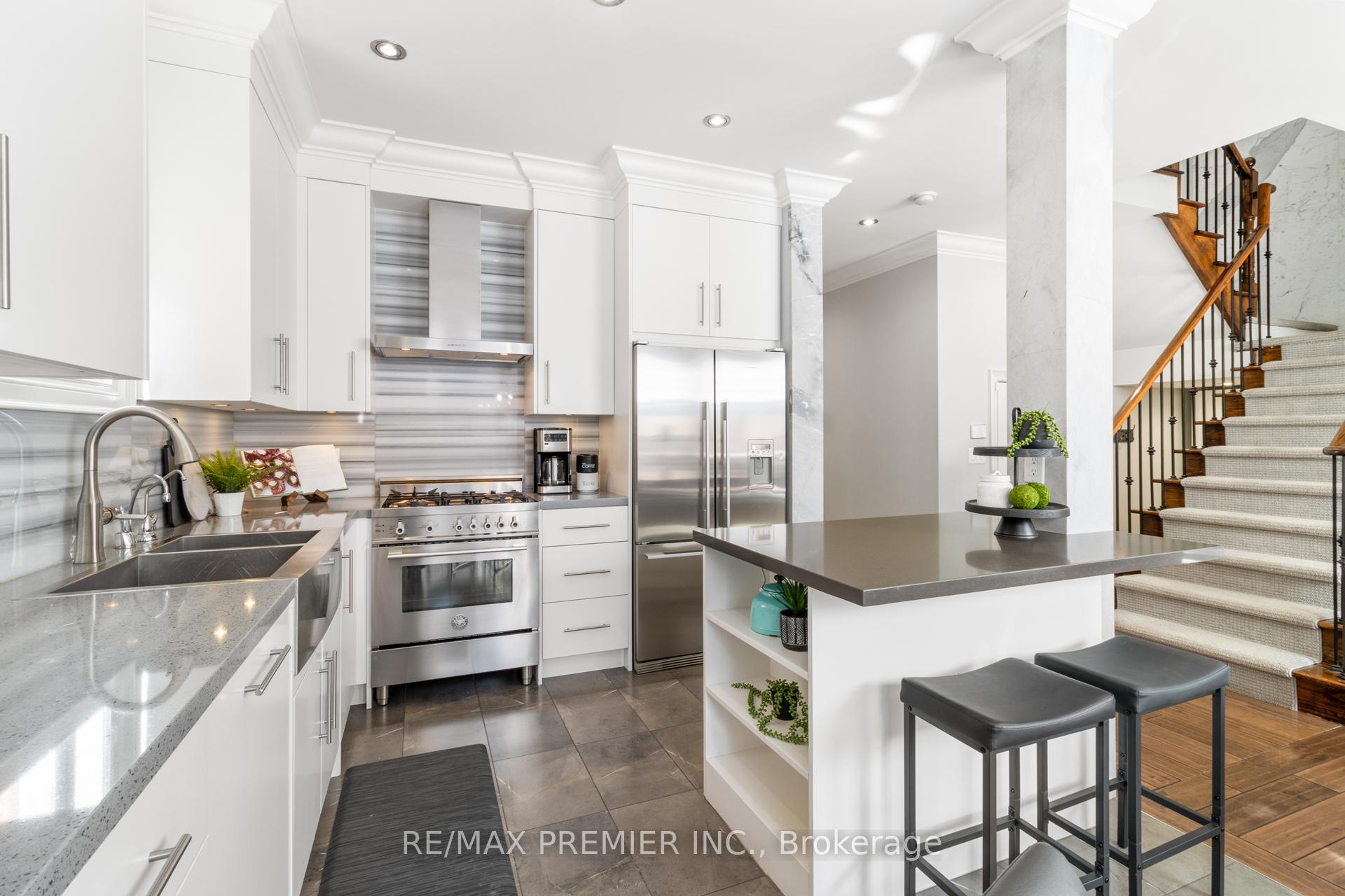 Photo 13 of 17 Angelico Avenue, Vaughan, Vellore Village — HOMEH